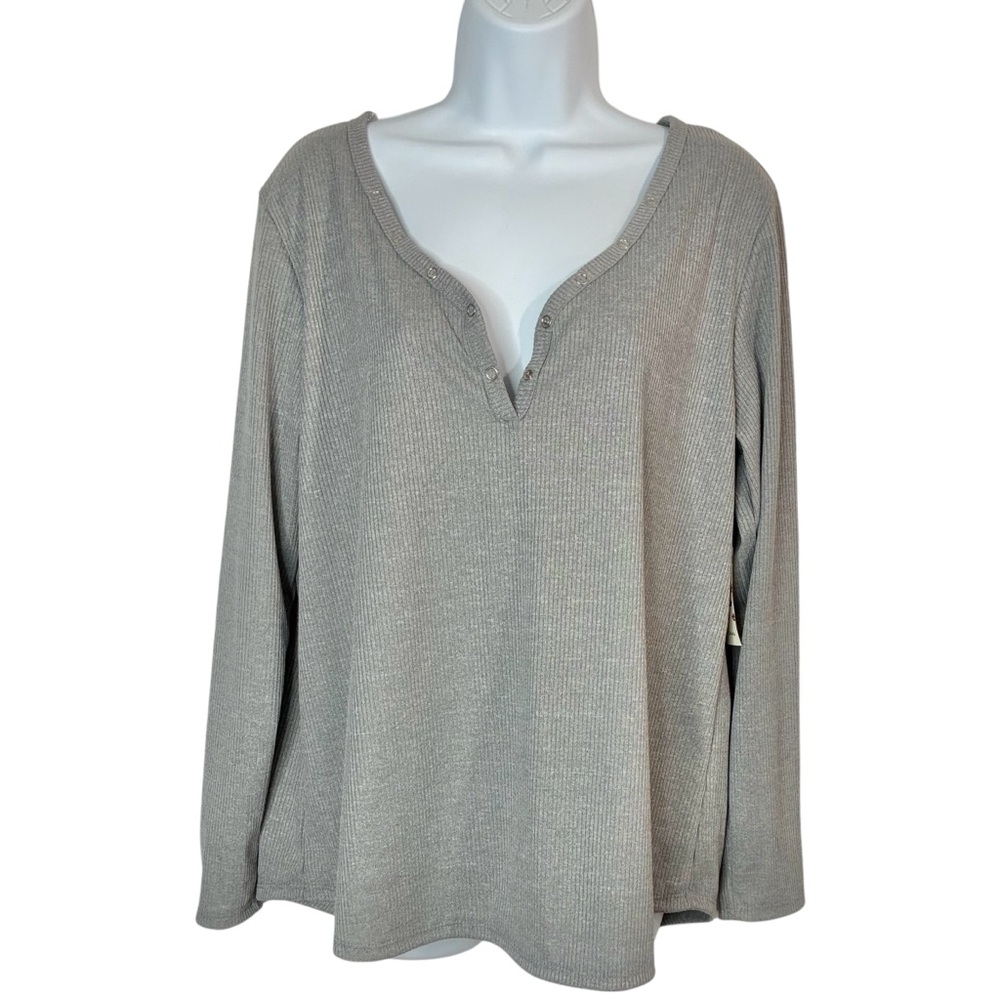 FREE KISSES Long Sleeve V Neck Ribbed Top